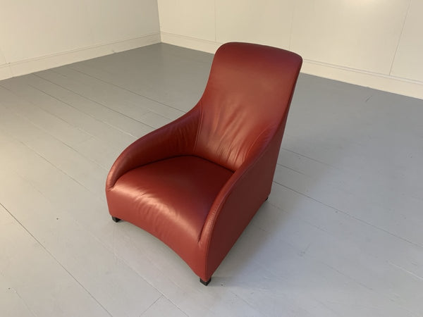 B&B Italia Armchair - Maxalto Kalos 9750 - In Oxblood Gamma Leather @ REHAUS