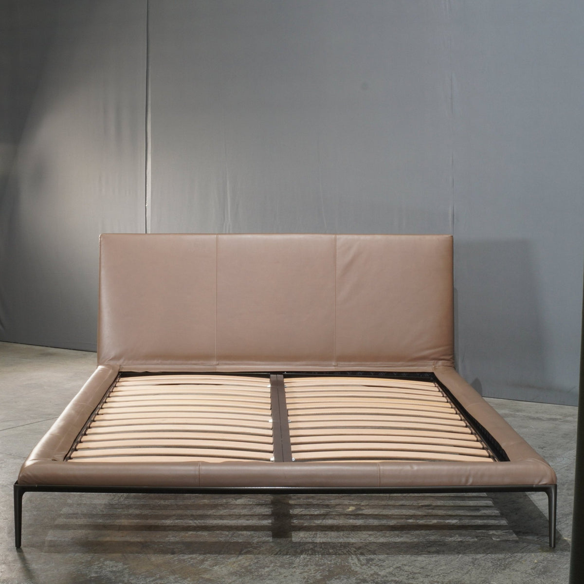 B&B Italia Atoll Queen Bed by Citterio @ REHAUS