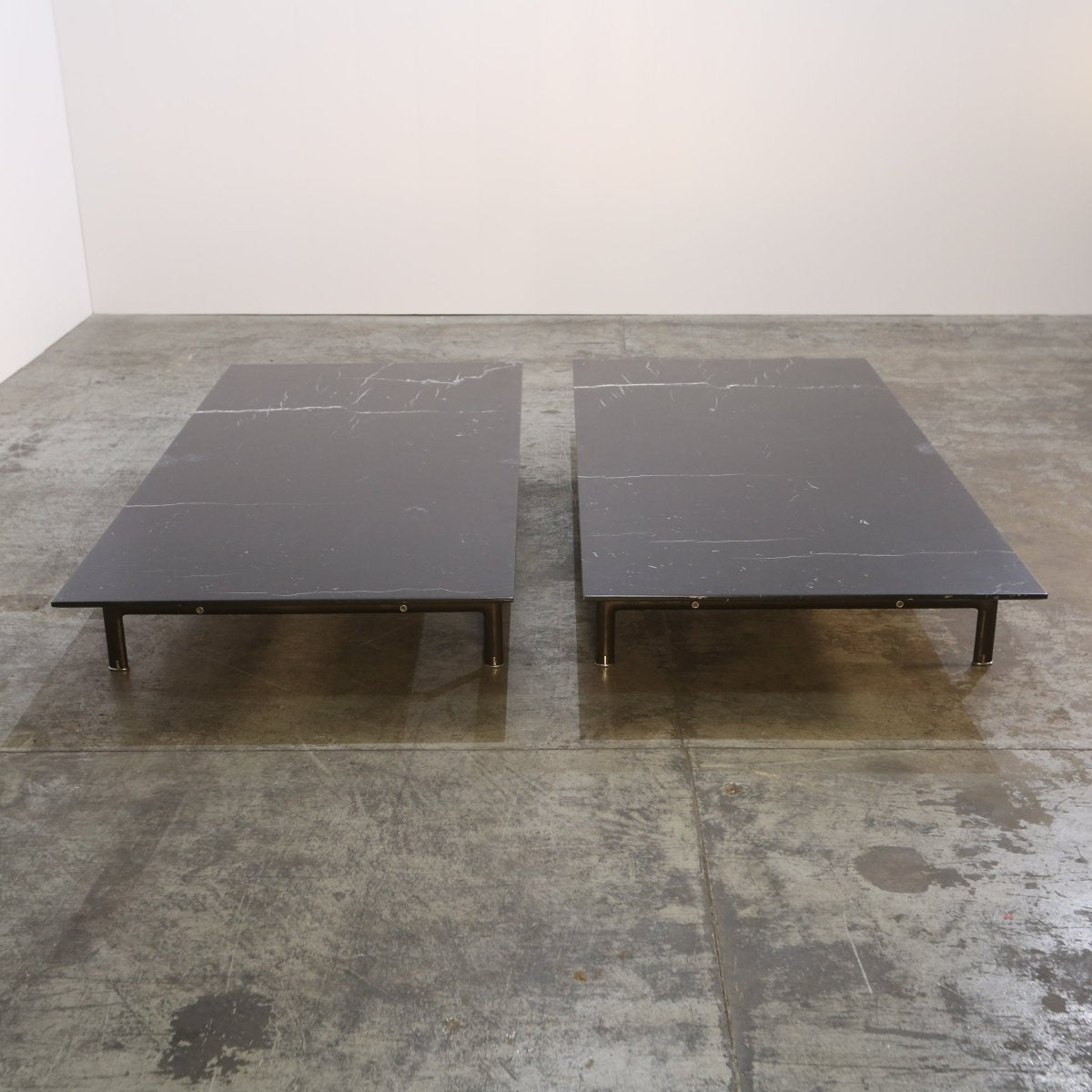 B&B Italia Diesis Low Table by Antonio Citterio & Paolo Nava @ REHAUS