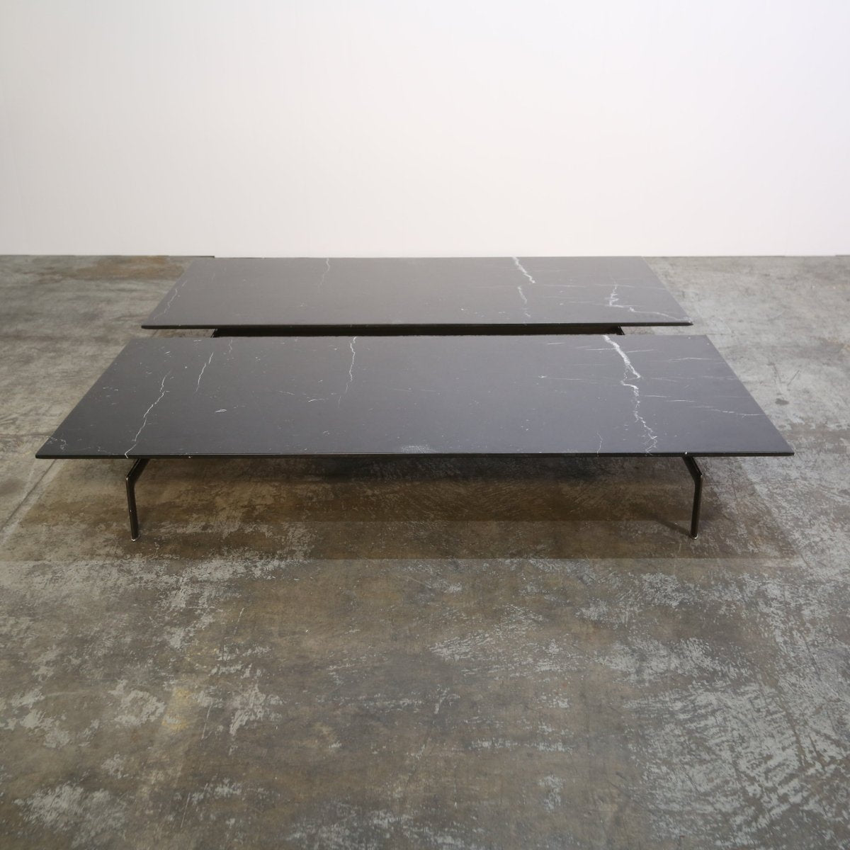 B&B Italia Diesis Low Table by Antonio Citterio & Paolo Nava @ REHAUS