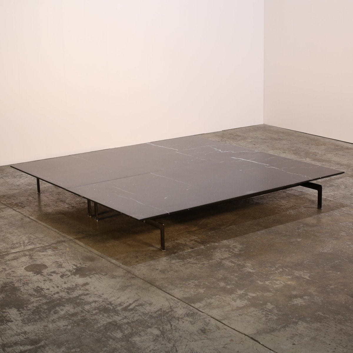 B&B Italia Diesis Low Table by Antonio Citterio & Paolo Nava @ REHAUS