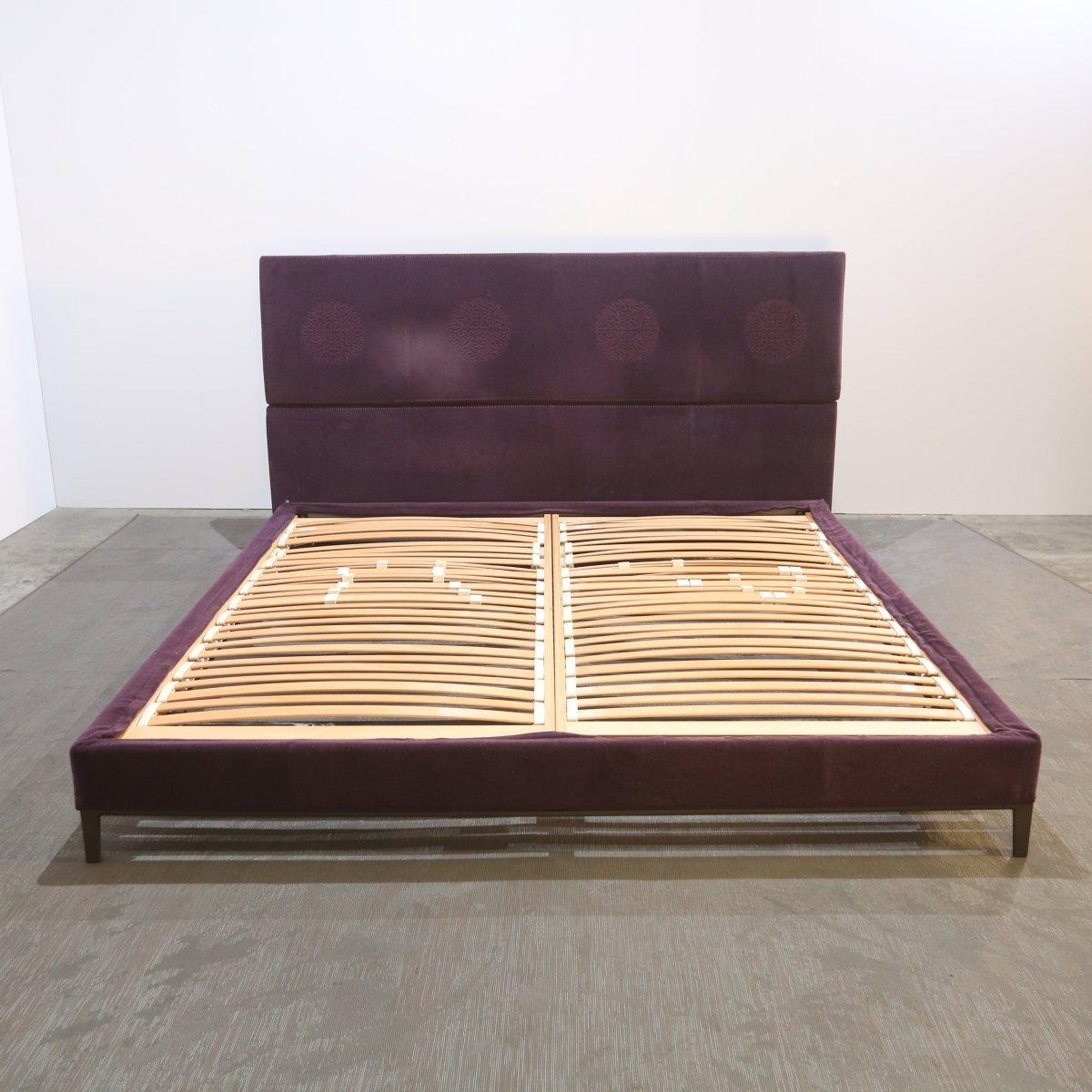 B&B Italia Lucrezia Bed & Erik Headboard by Antonio Citterio @ REHAUS