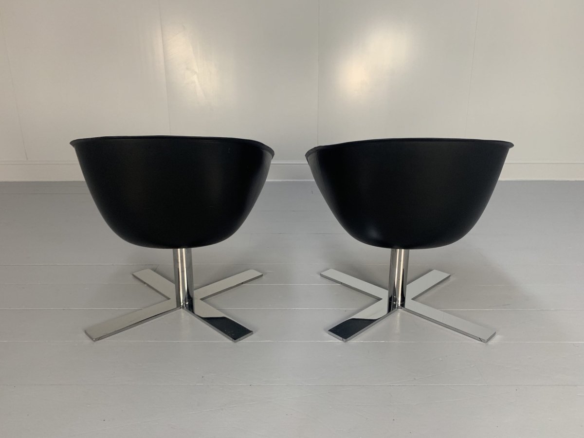 B&B Italia Mart Swivel Armchairs - In Black Pelle Leather and Metal, Set of 2 @ REHAUS
