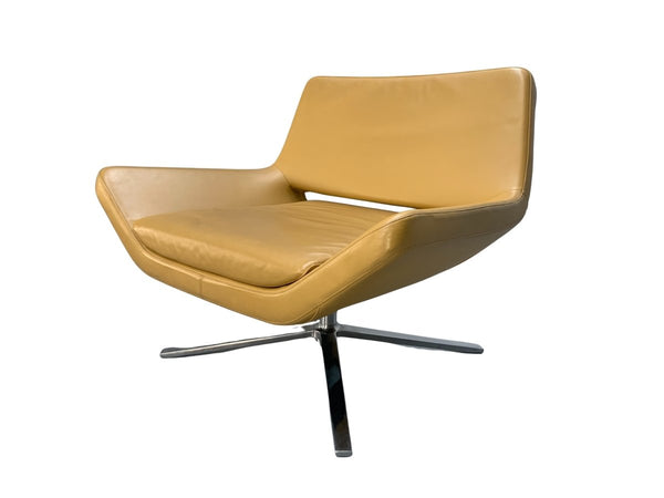 B&B Italia Metropolitan ME84 Armchair - In Tan Gamma Leather @ REHAUS