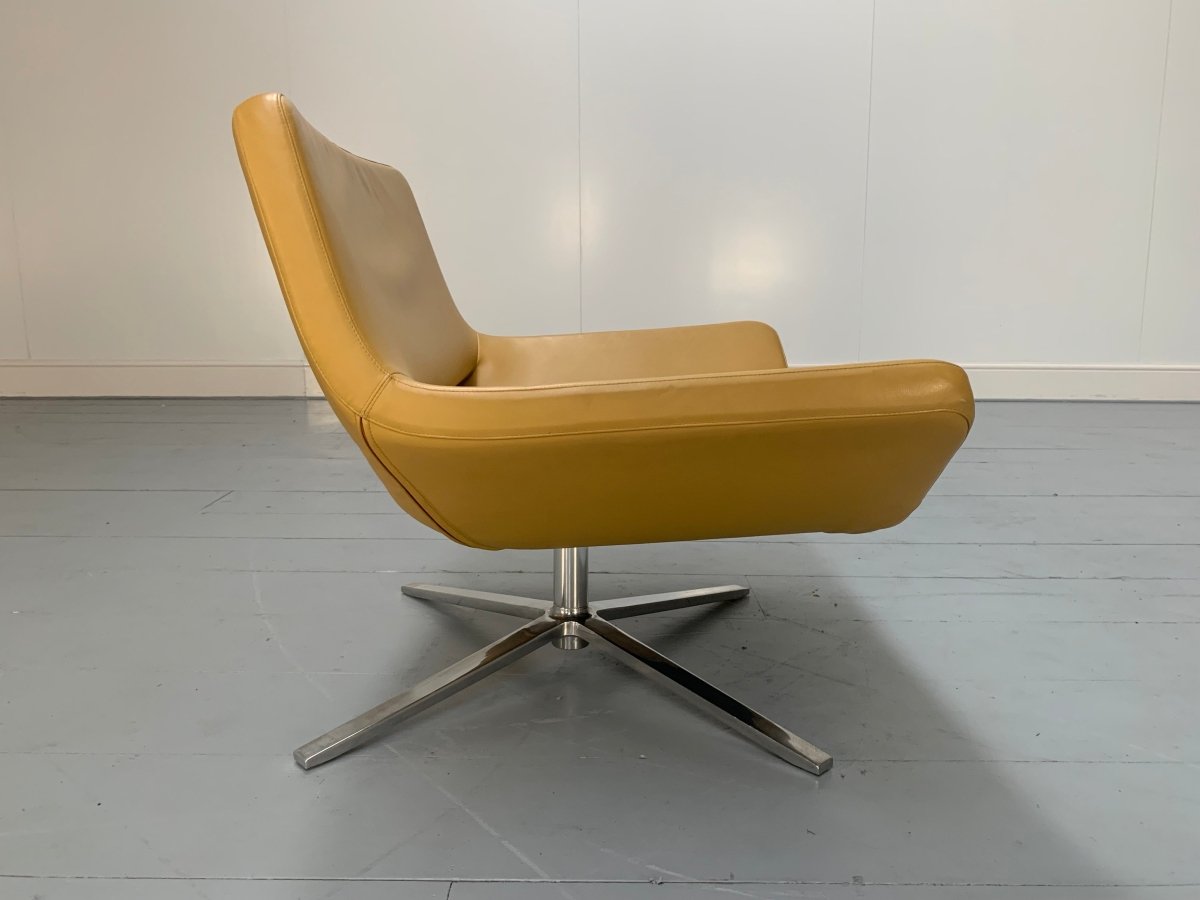 B&B Italia Metropolitan ME84 Armchair - In Tan Gamma Leather @ REHAUS