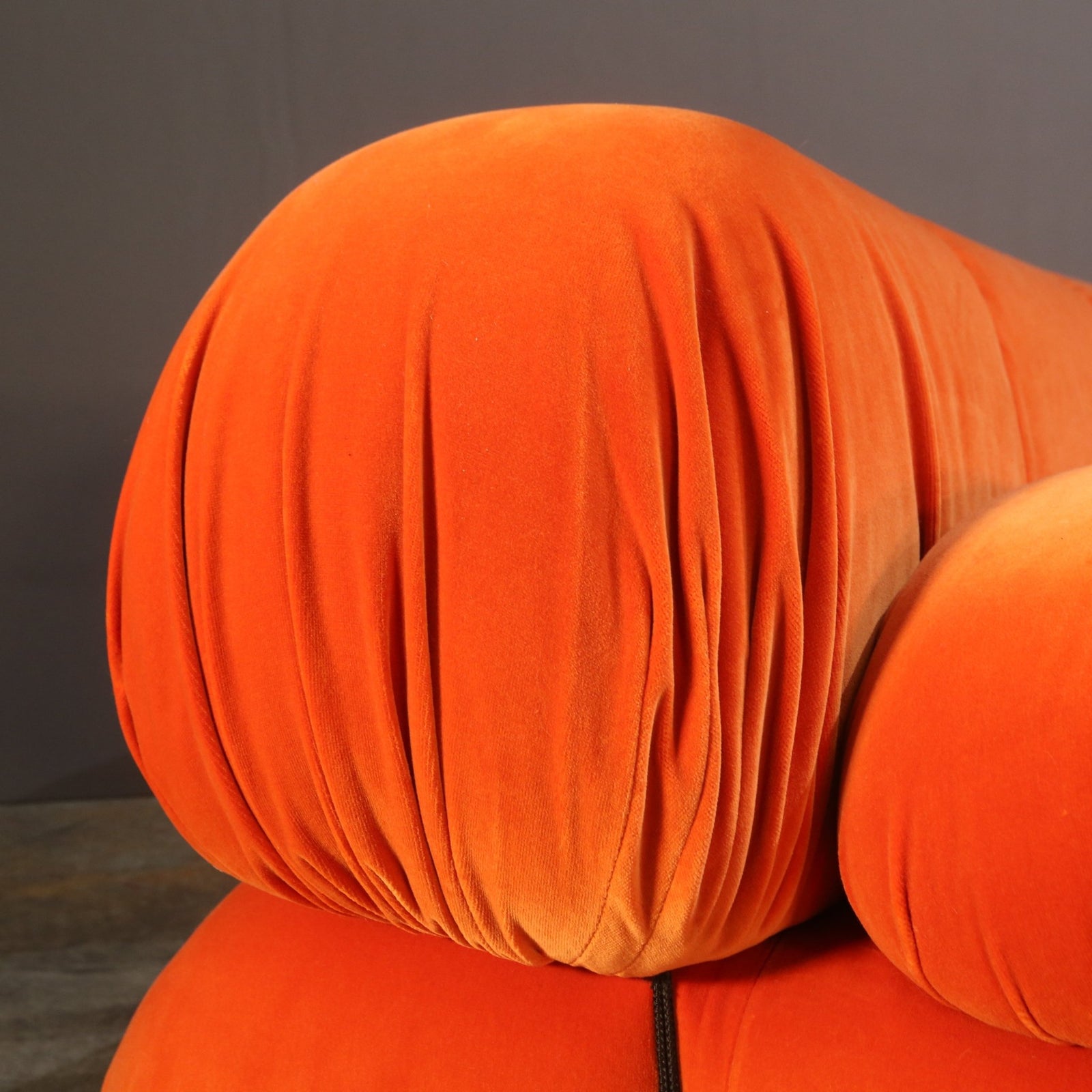 B&B Italia Orange Velvet Camaleonda Sofa by Mario Bellini @ REHAUS