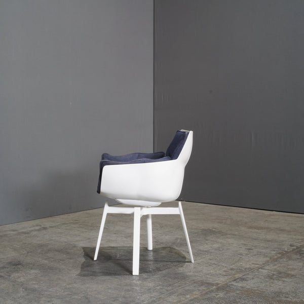 B&B Italia White Swivel Husk Chair by Patricia Urquiola @ REHAUS