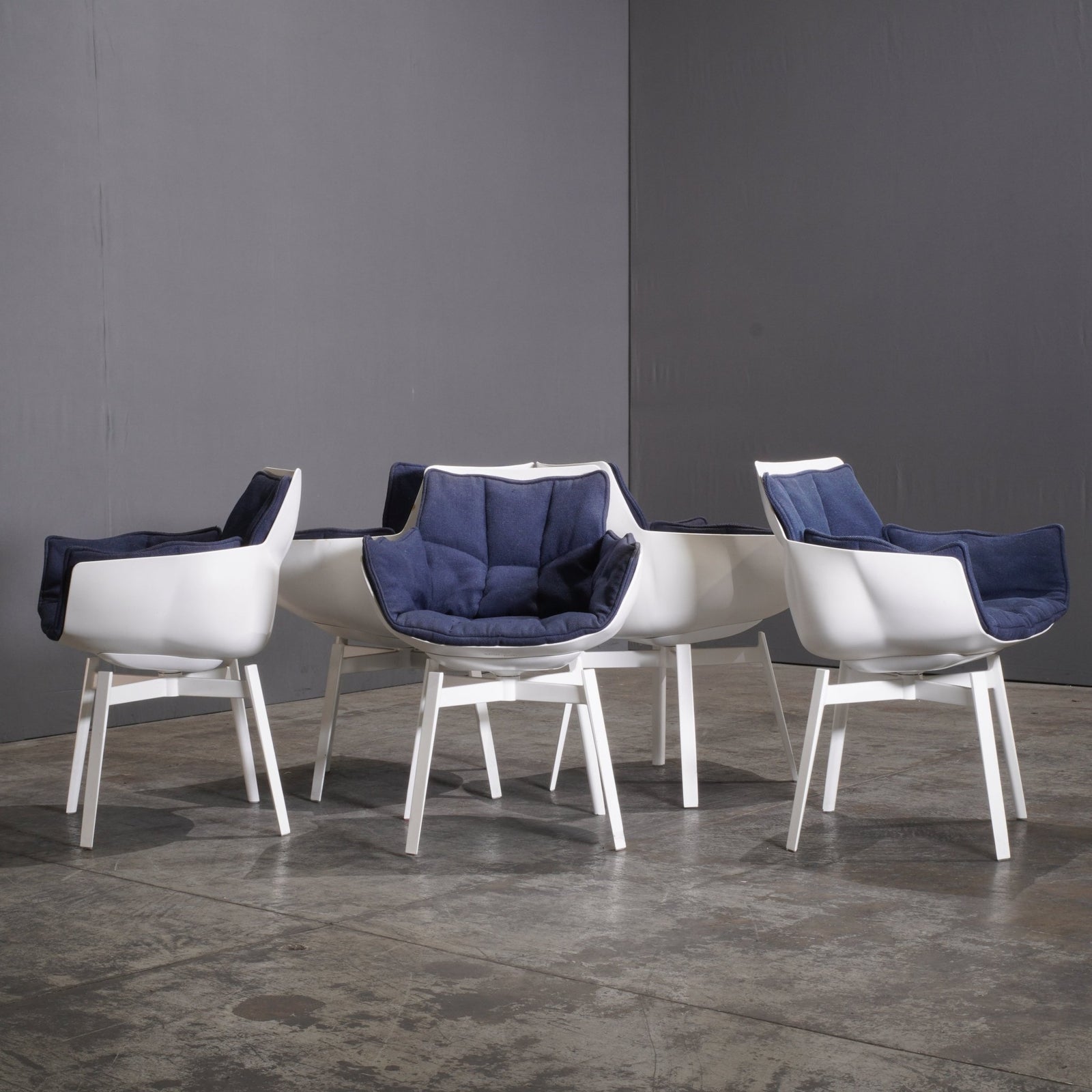 B&B Italia White Swivel Husk Chair by Patricia Urquiola @ REHAUS
