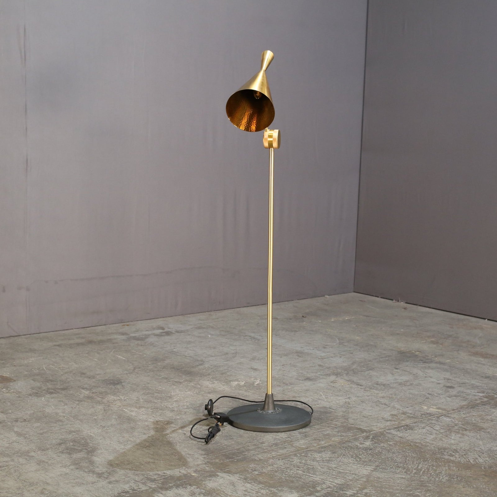 Beat Floor Lamp by Tom Dixon @ REHAUS