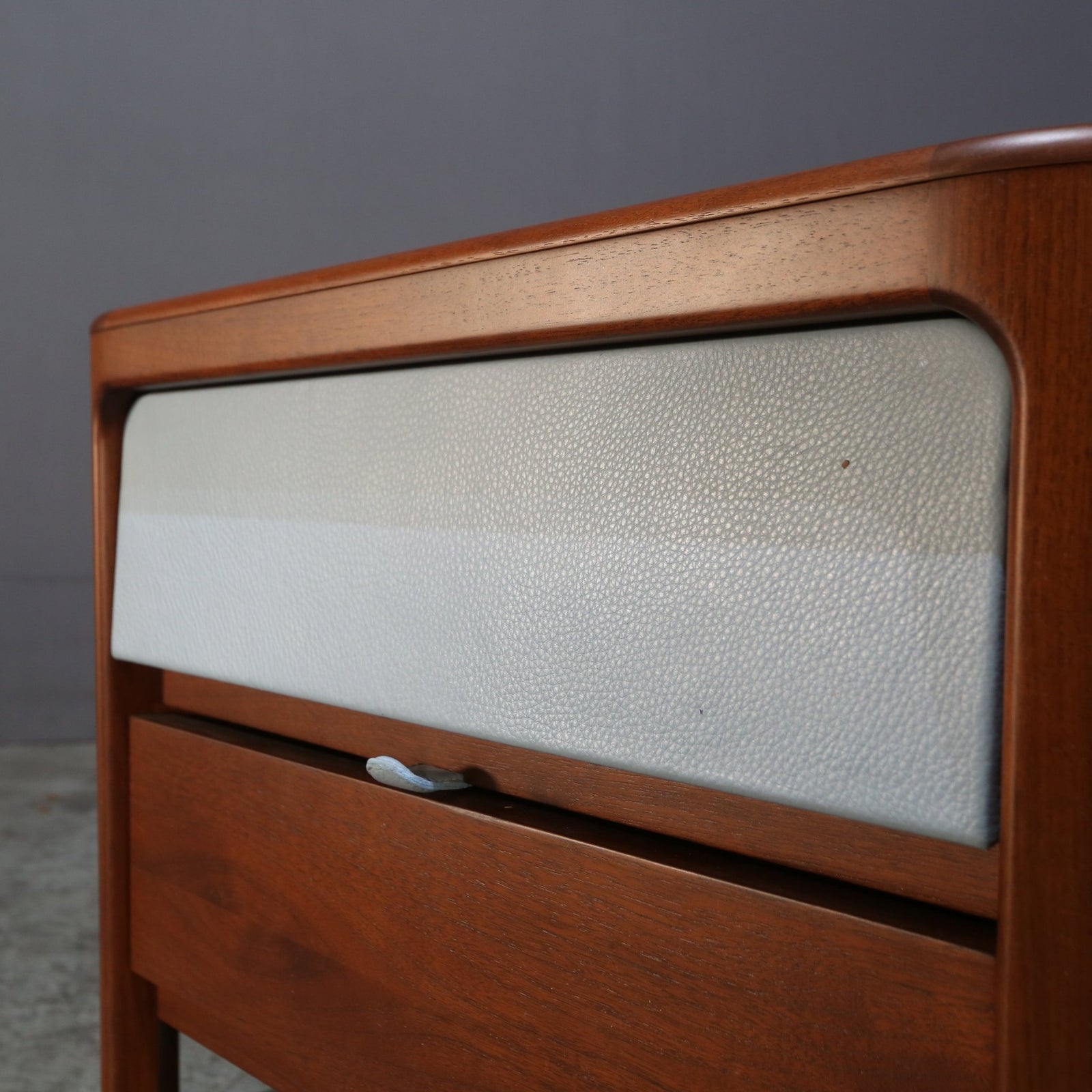 Bedside Table by Giorgetti @ REHAUS