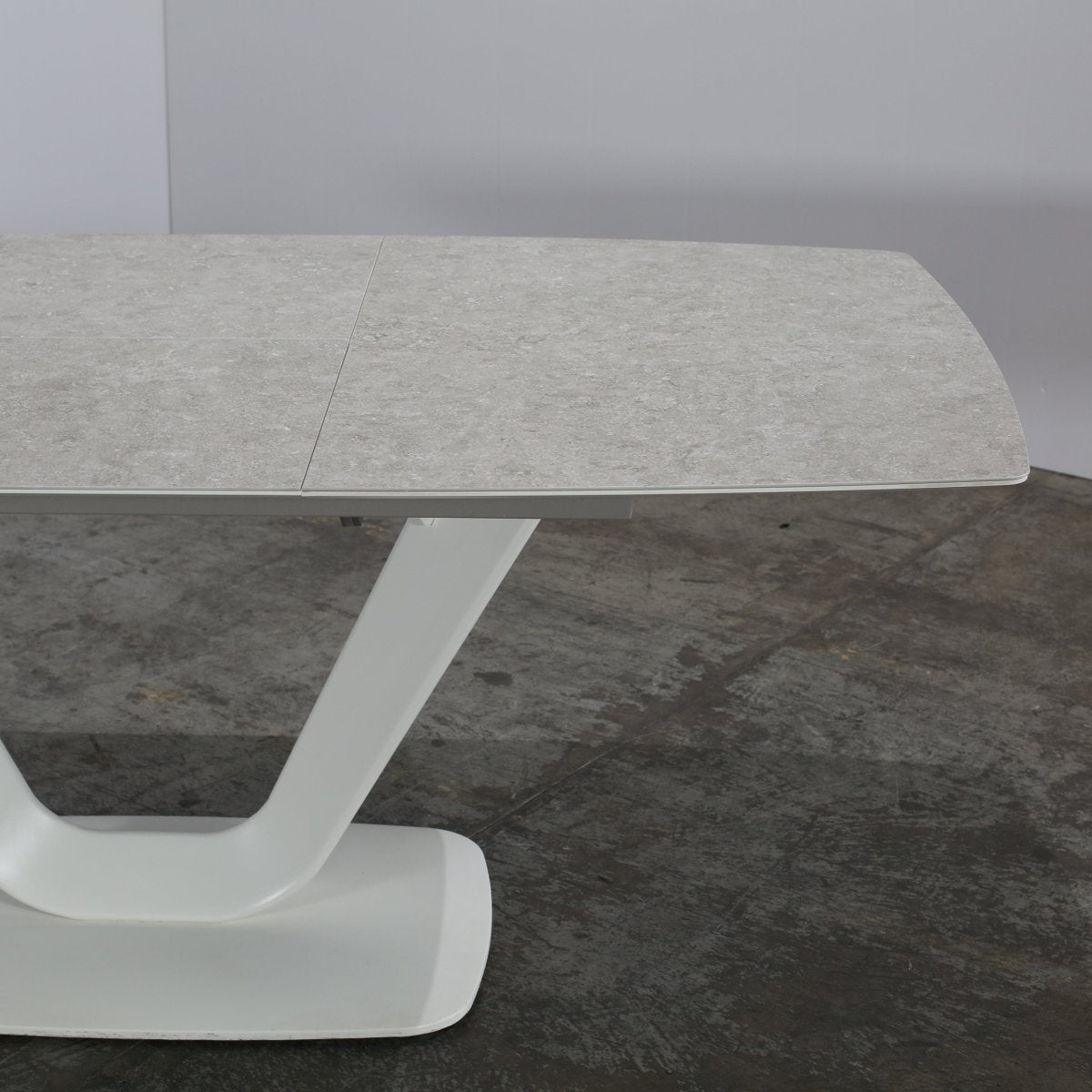BoConcept Alicante Dining Table by ARDE @ REHAUS