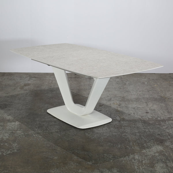 BoConcept Alicante Dining Table by ARDE @ REHAUS