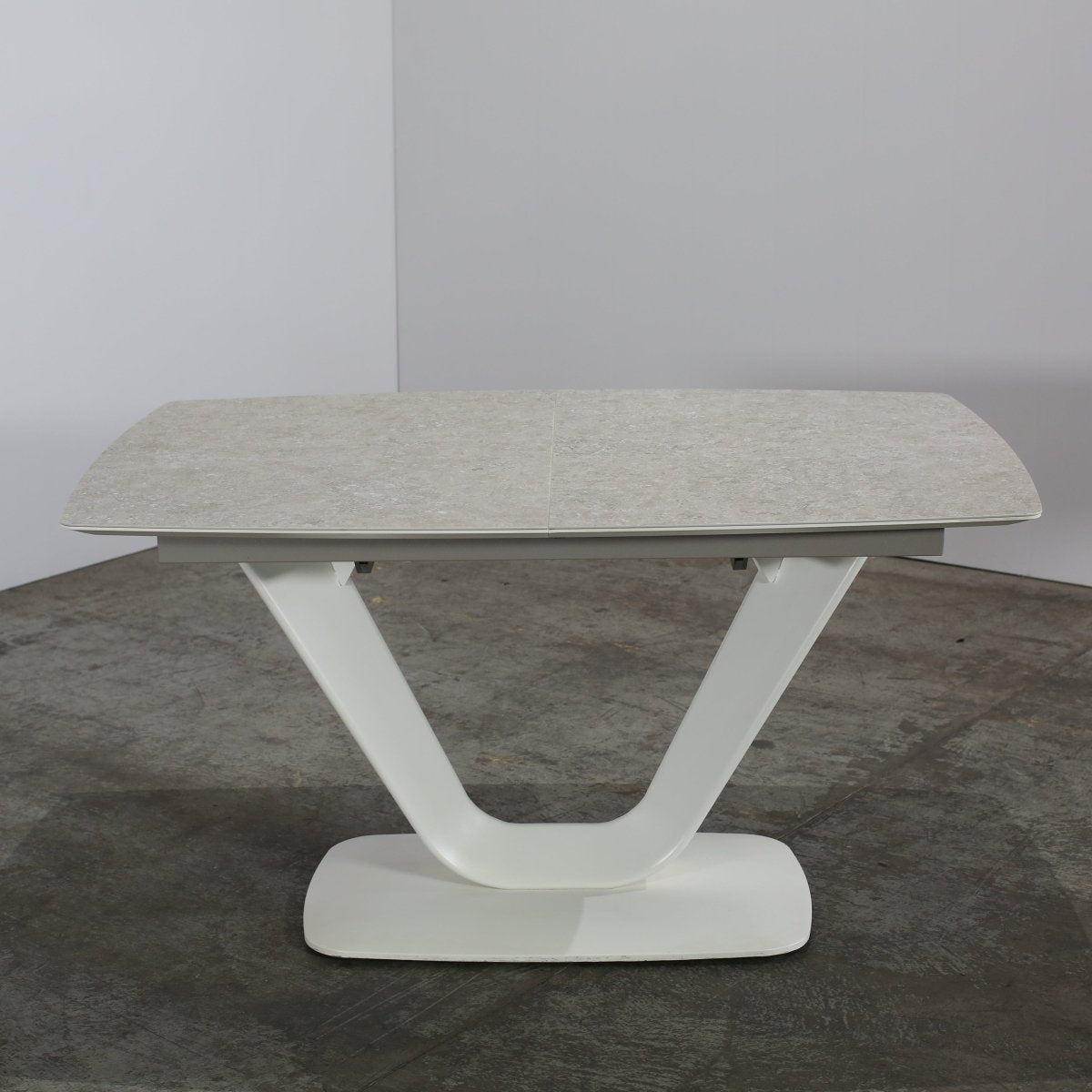BoConcept Alicante Dining Table by ARDE @ REHAUS