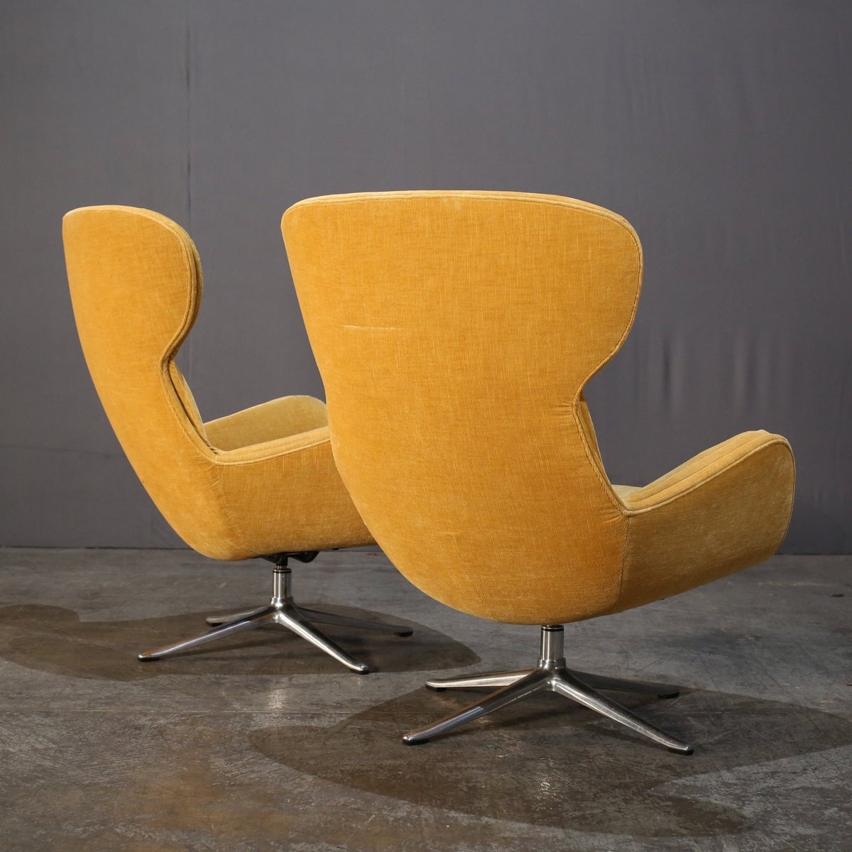 BoConcept Corduroy Yellow Chair with Swivel Function @ REHAUS