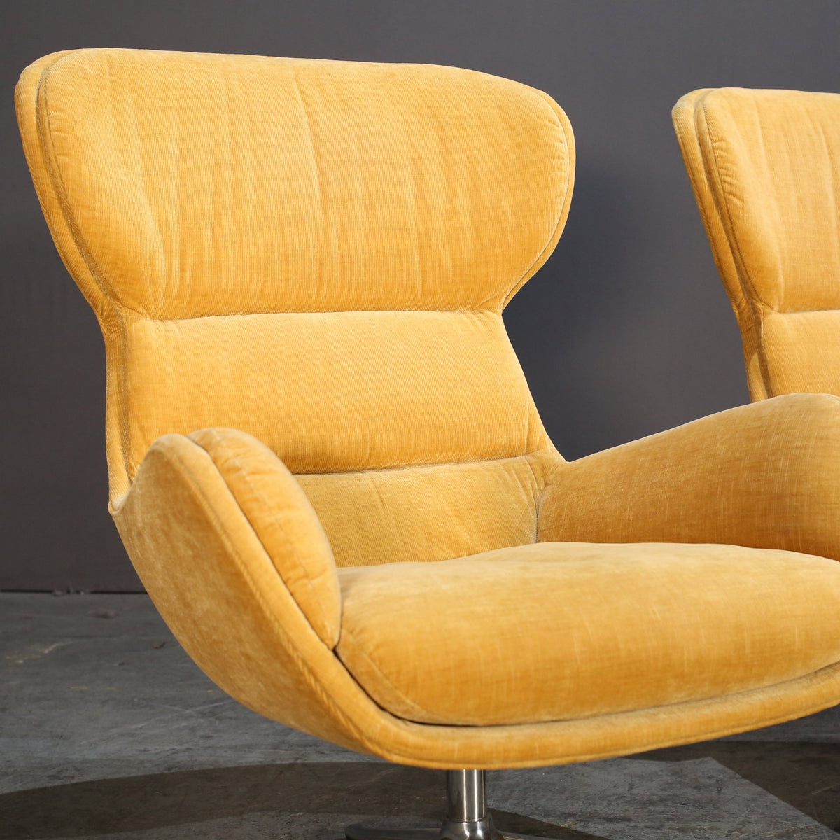 BoConcept Corduroy Yellow Chair with Swivel Function @ REHAUS