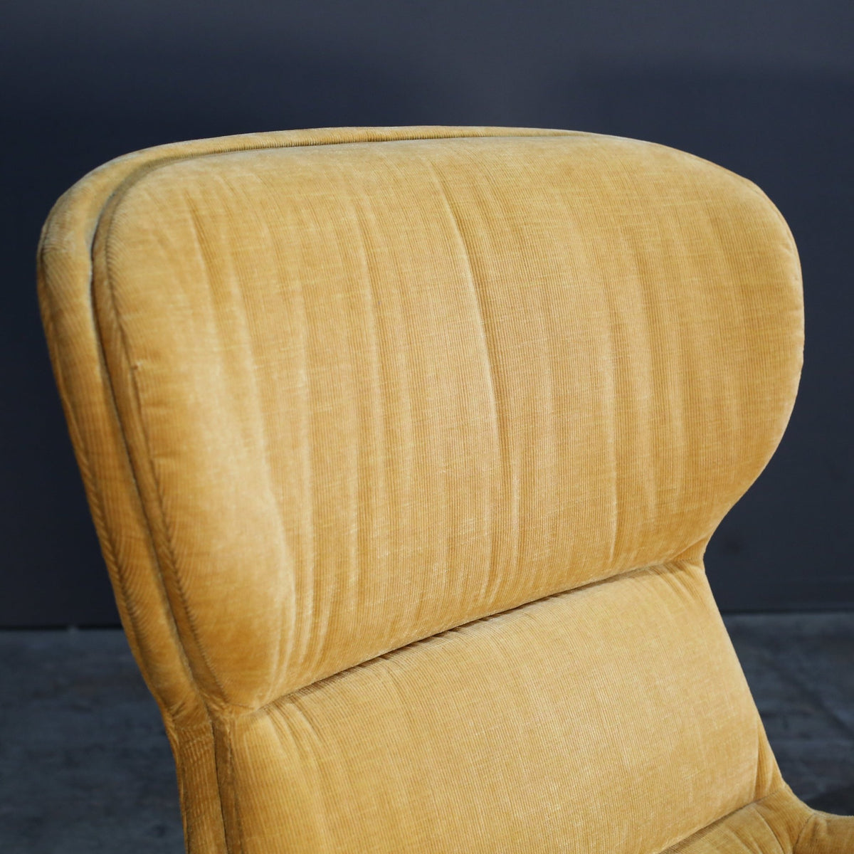 BoConcept Corduroy Yellow Chair with Swivel Function @ REHAUS