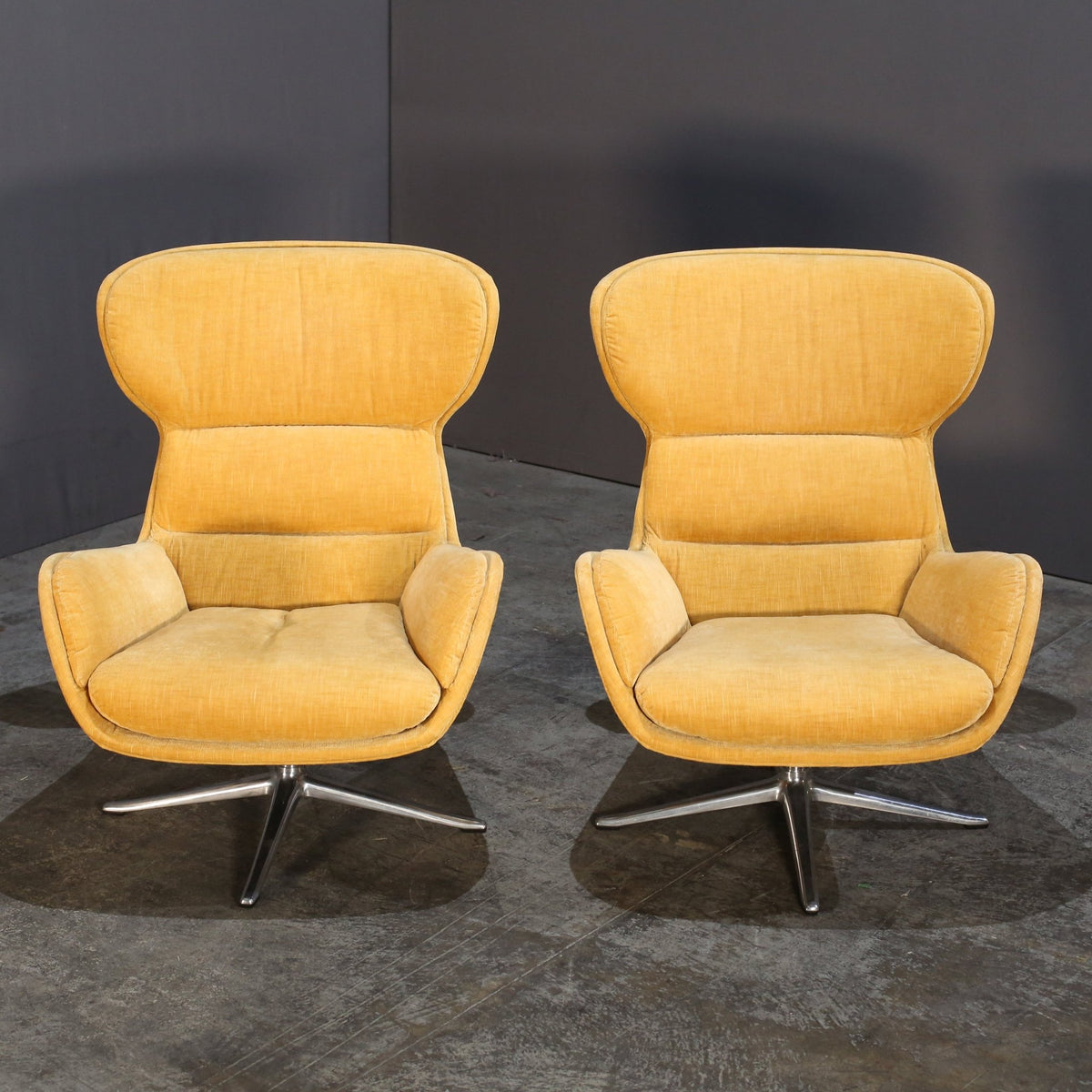 BoConcept Corduroy Yellow Chair with Swivel Function @ REHAUS