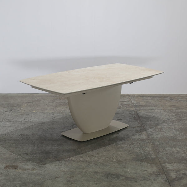 BoConcept Fiorentina Extendable Dining Table by Morten Georgsen @ REHAUS