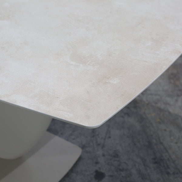 BoConcept Fiorentina Extendable Dining Table by Morten Georgsen @ REHAUS