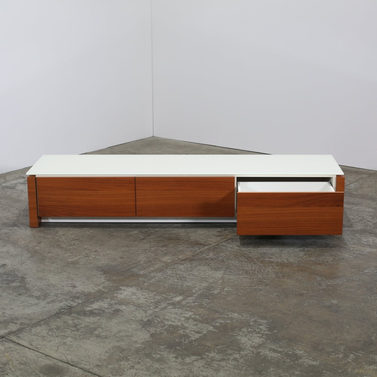 Calligaris Mag Media Unit @ REHAUS