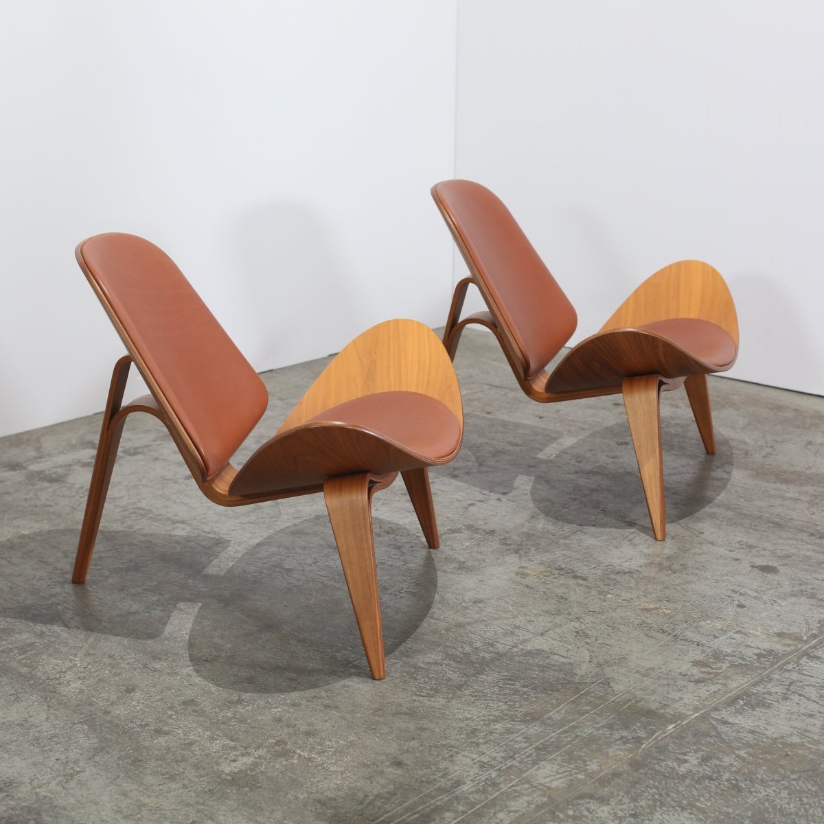 Carl Hansen CH07 Shell Chairs, Set of Two @ REHAUS