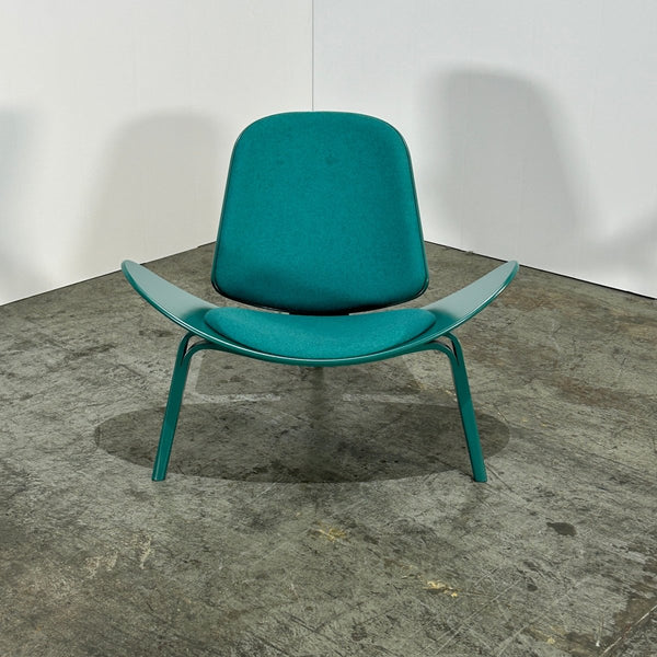 Carl Hansen & Son CH07 Shell Chair by Hans J. Wegner @ REHAUS