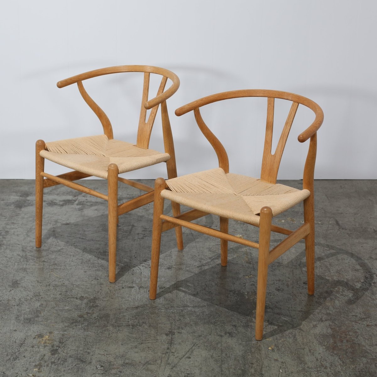 Carl Hansen & Son CH24 Wishbone Chair by Hans Wegner, Set of Six @ REHAUS