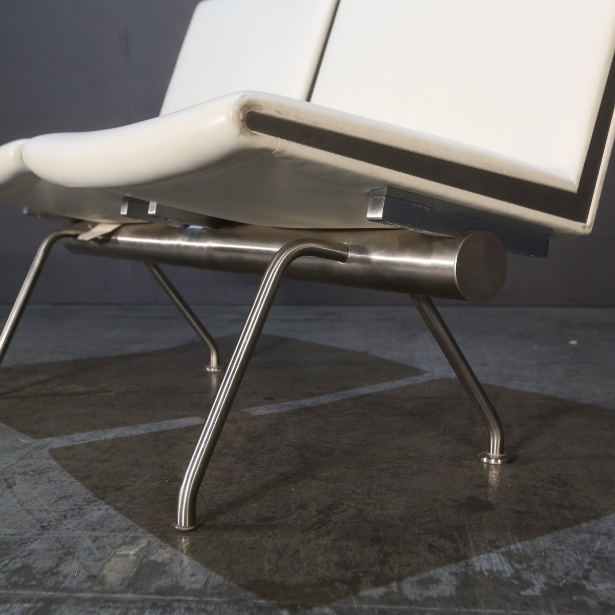 Carl Hansen & Son CH402 Two - Seater Kastrup Sofa by Hans Wegner @ REHAUS