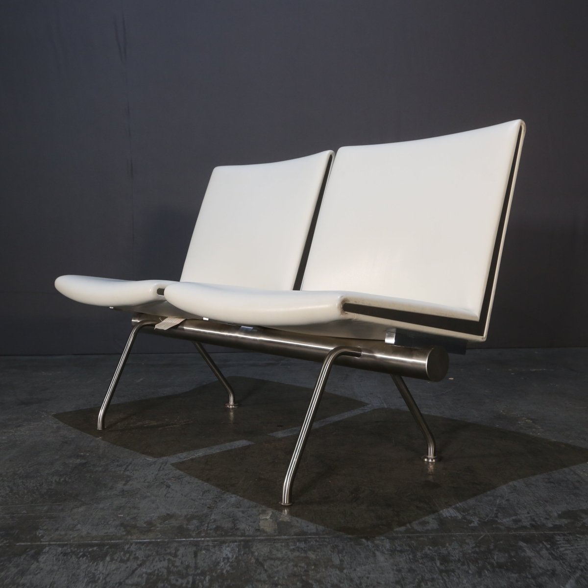 Carl Hansen & Son CH402 Two - Seater Kastrup Sofa by Hans Wegner @ REHAUS