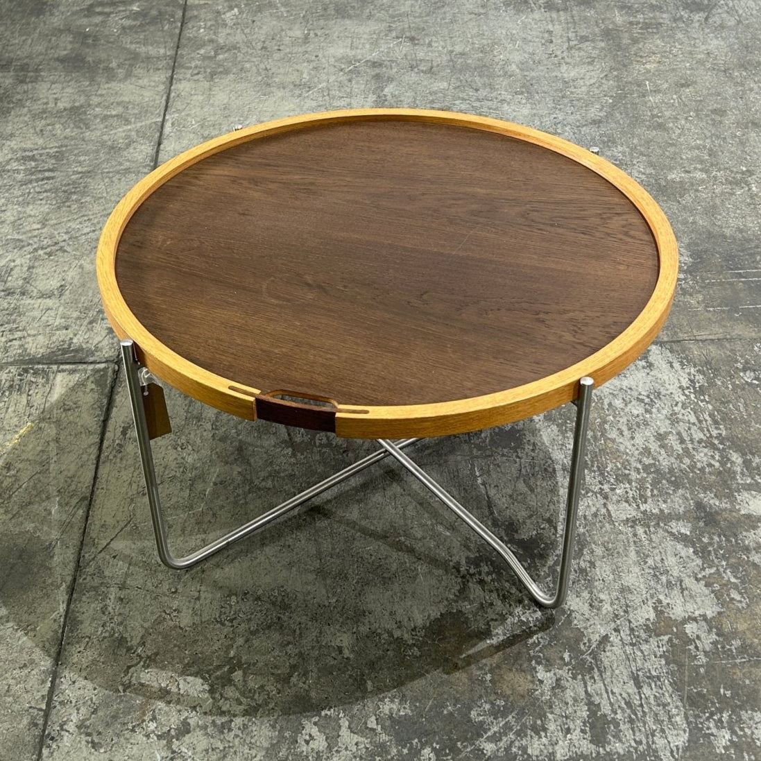Carl Hansen & Son CH417 Tray Table by Hans J. Wegner @ REHAUS