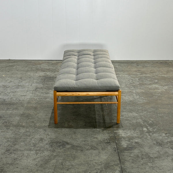 Carl Hansen & Son OW150 Daybed by Ole Wanscher @ REHAUS