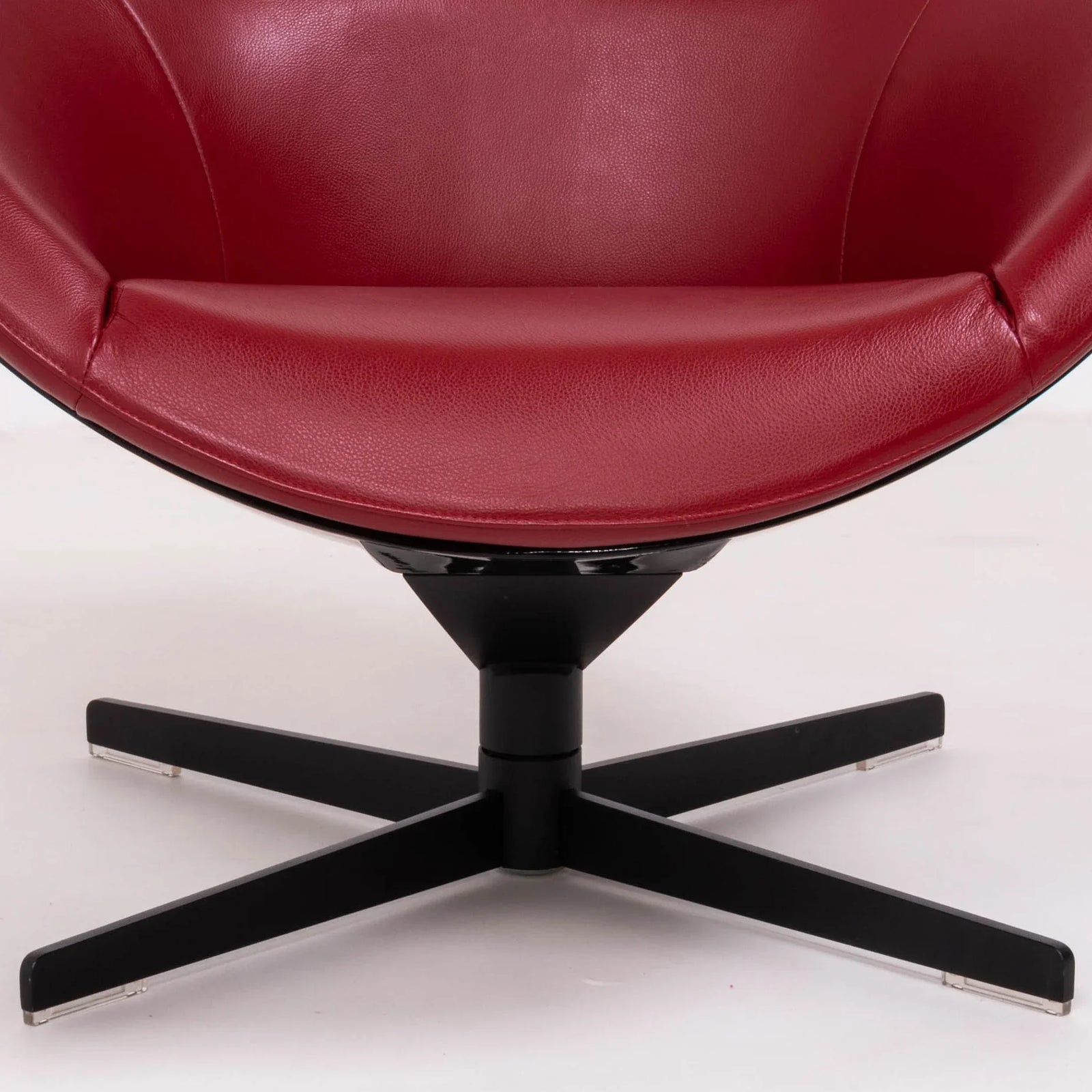 Cassina by Jean - Marie Massaud 277 Auckland Red Leather Lounge Armchair - REHAUS - Jean - Marie Massaud