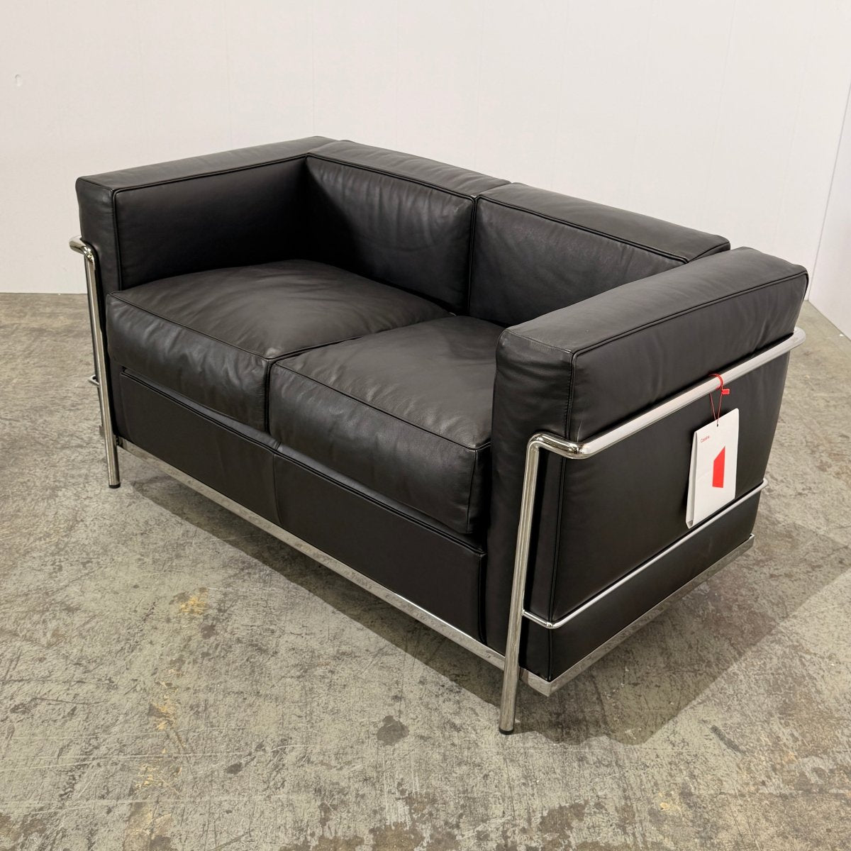 Cassina Fauteuil Grand Confort Petit Modele 2 by LeCorbusier, Pierre Jeanneret and Charlotte Perriand @ REHAUS