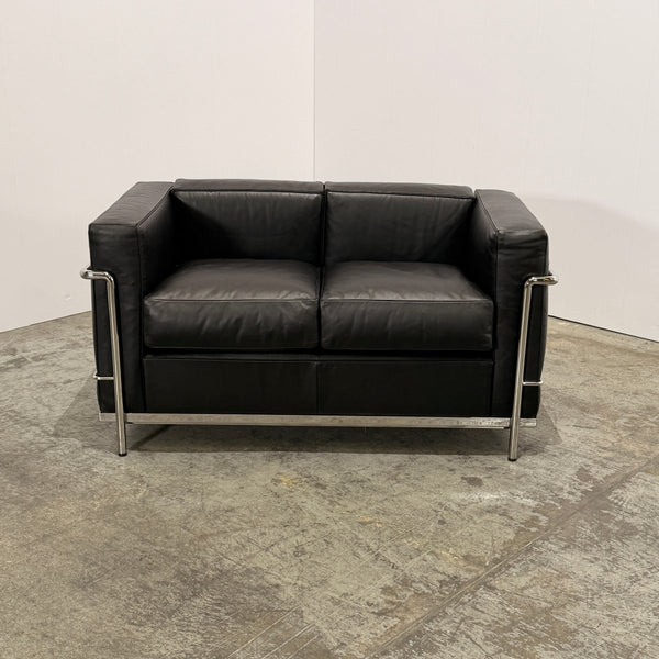 Cassina Fauteuil Grand Confort Petit Modele 2 by LeCorbusier, Pierre Jeanneret and Charlotte Perriand @ REHAUS