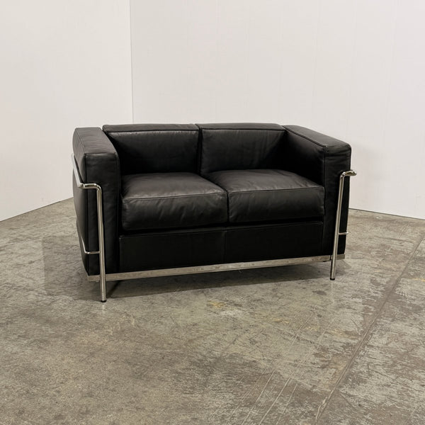 Cassina Fauteuil Grand Confort Petit Modele 2 by LeCorbusier, Pierre Jeanneret and Charlotte Perriand @ REHAUS
