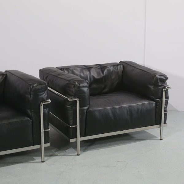 Cassina LC3 Armchair, Set of Two @ REHAUS