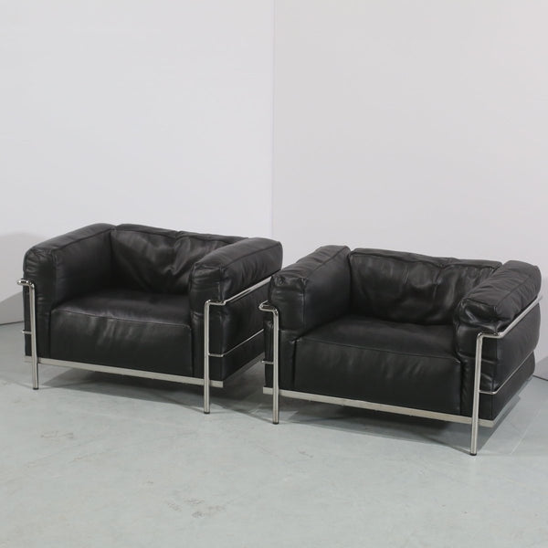 Cassina LC3 Armchair, Set of Two @ REHAUS