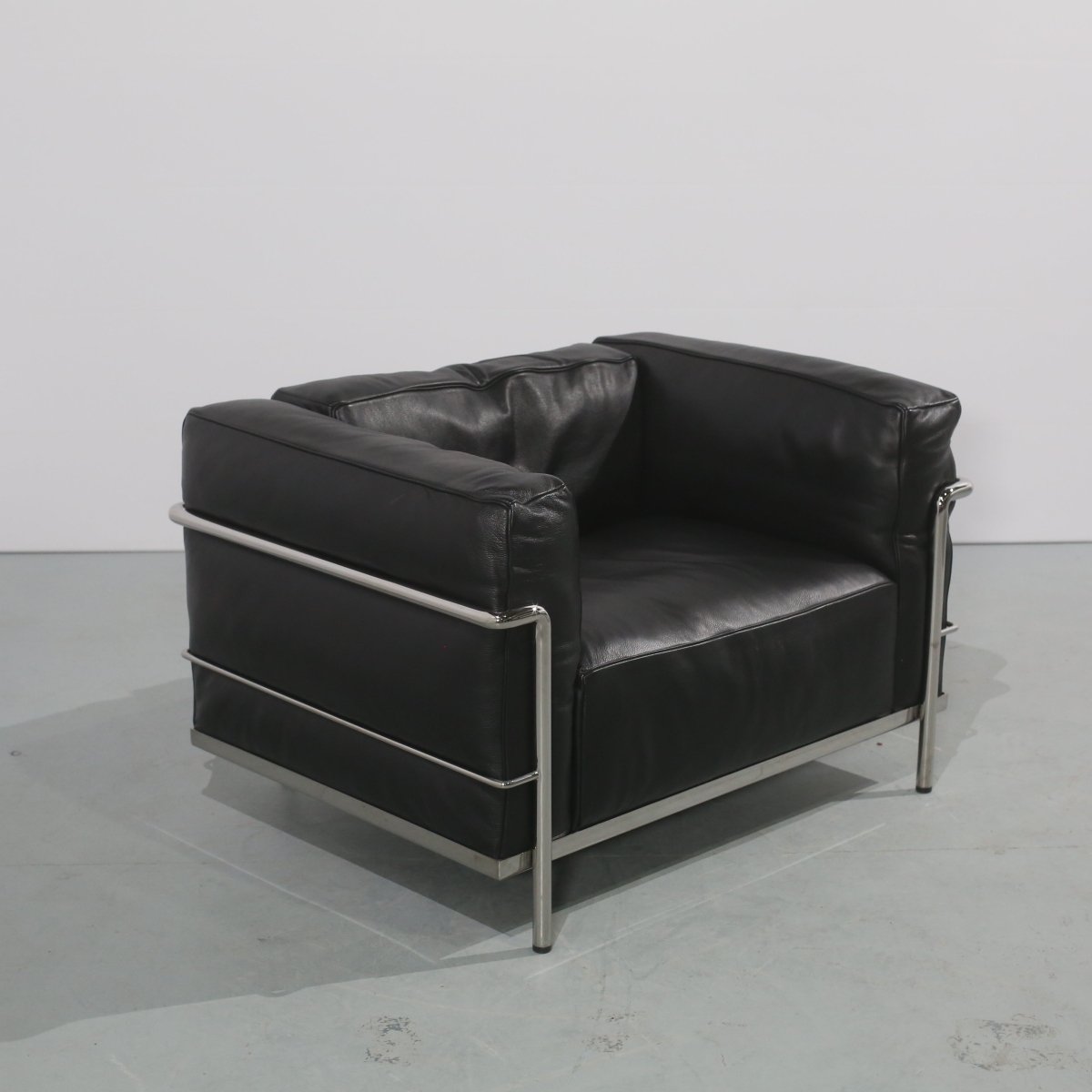 Cassina LC3 Armchair, Set of Two @ REHAUS