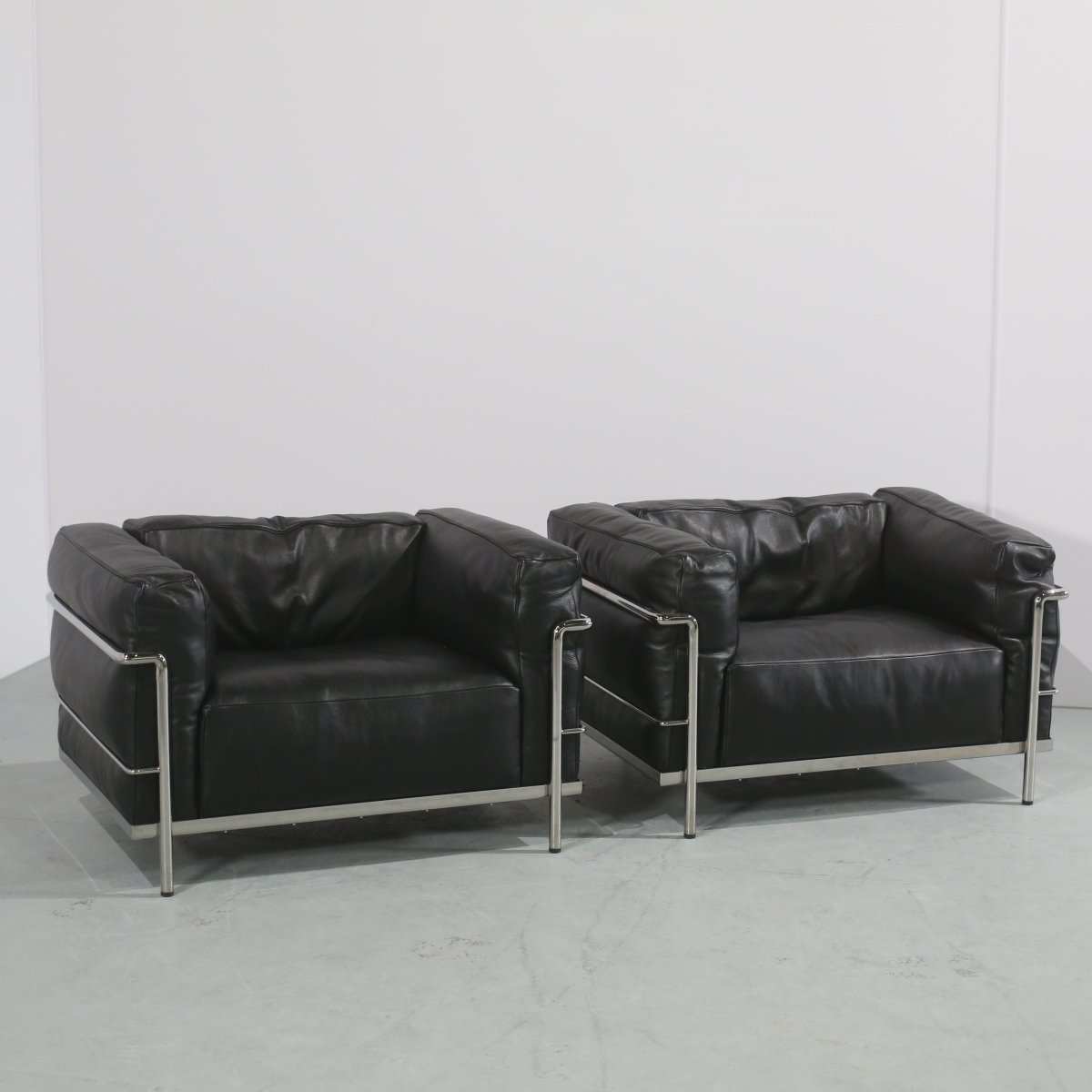 Cassina LC3 Armchair, Set of Two @ REHAUS