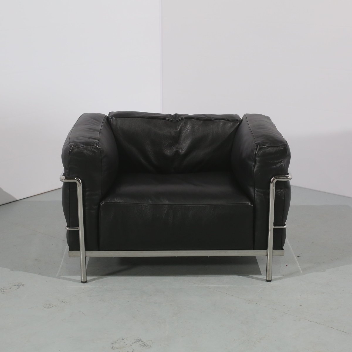 Cassina LC3 Armchair, Set of Two @ REHAUS