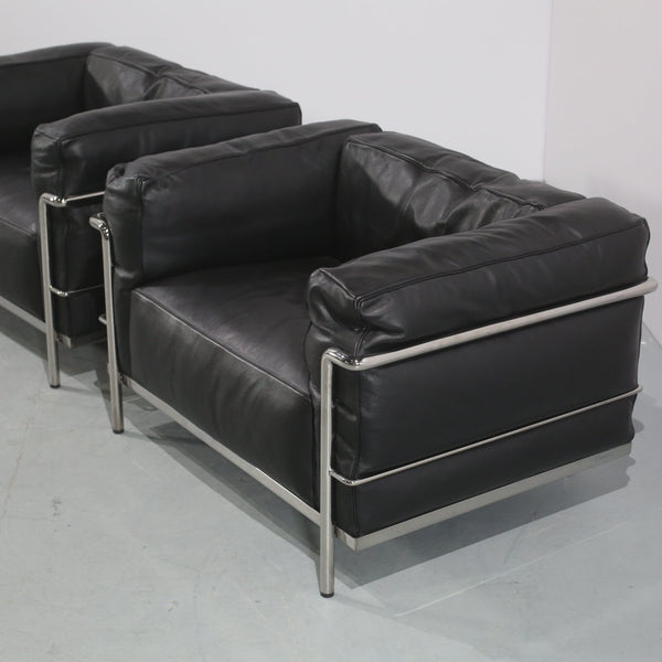 Cassina LC3 Armchair, Set of Two @ REHAUS
