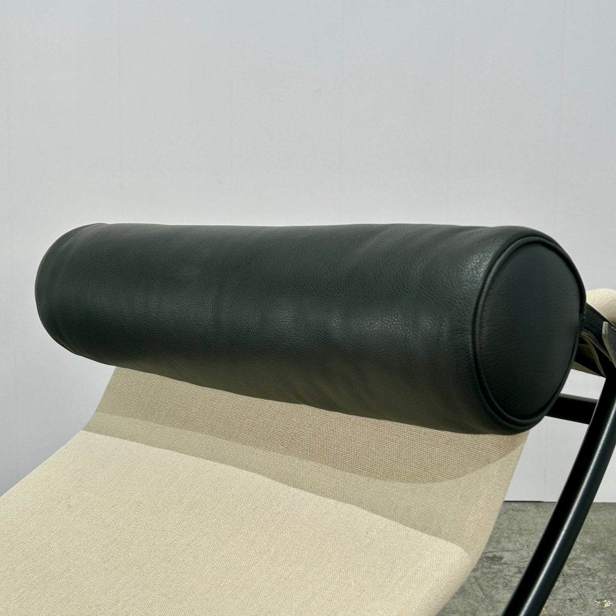 Cassina LC4 Chaise Longue by Le Corbusier, Pierre Jeanneret, Charlotte Perriand @ REHAUS