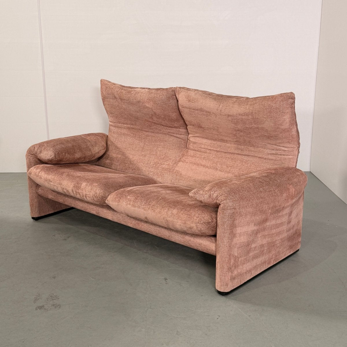 Cassina Maralunga Two Seater Sofa by Vico Magistretti @ REHAUS