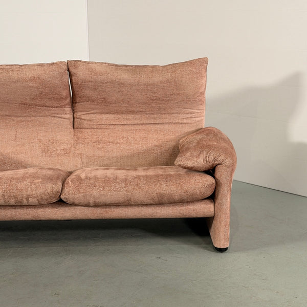 Cassina Maralunga Two Seater Sofa by Vico Magistretti @ REHAUS