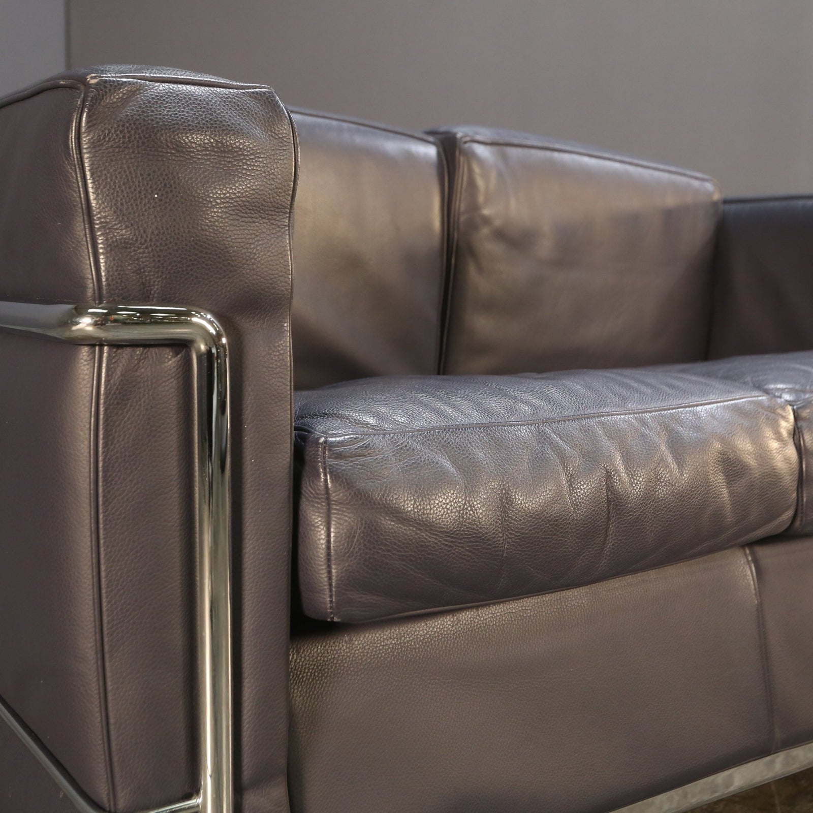 Cassina Two Seater Fauteuil Grand Confort Sofa by Le Corbusier @ REHAUS