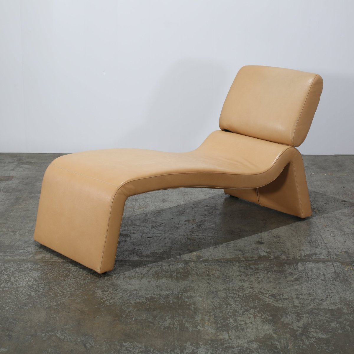 COR Onda Leather Chaise Longue @ REHAUS