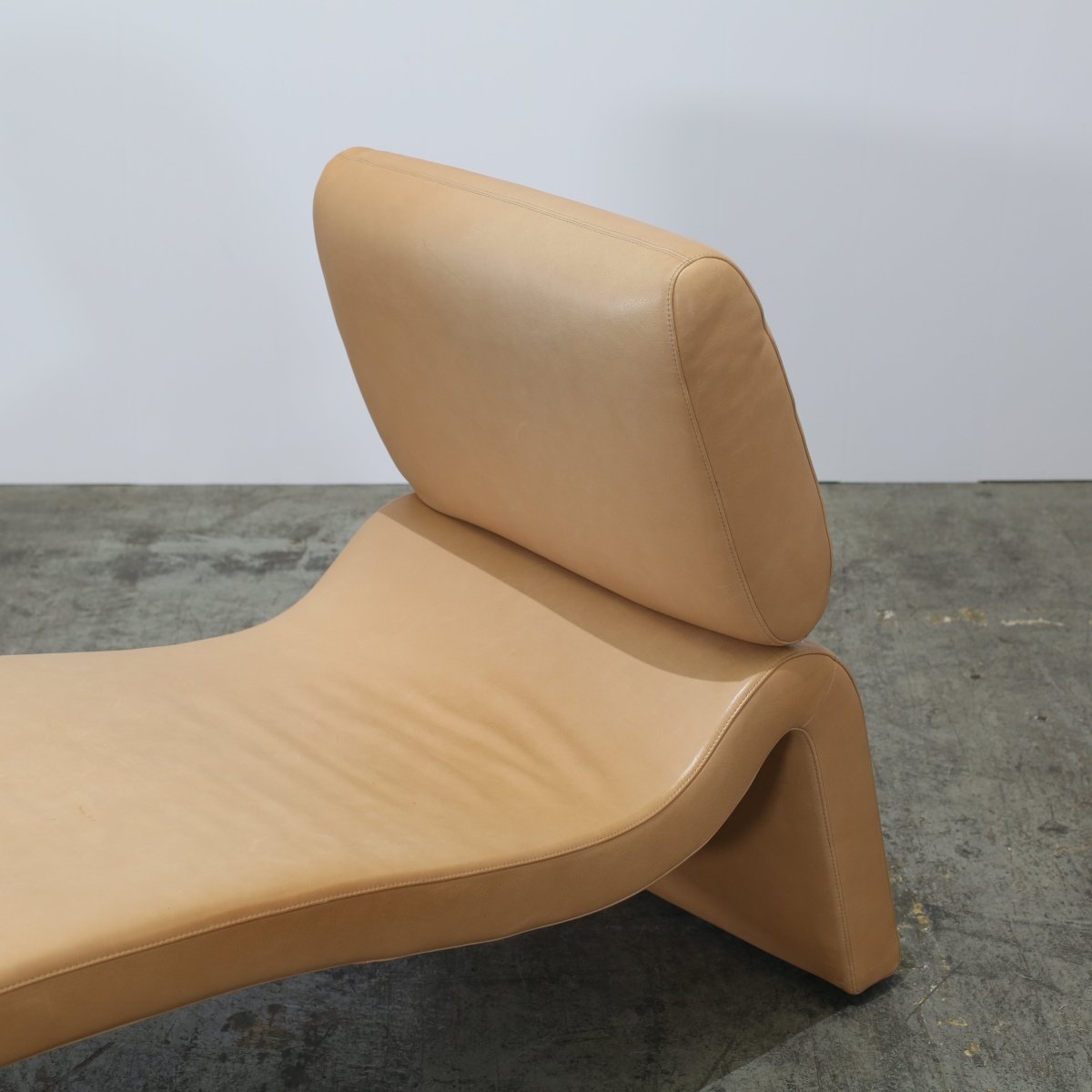 COR Onda Leather Chaise Longue @ REHAUS