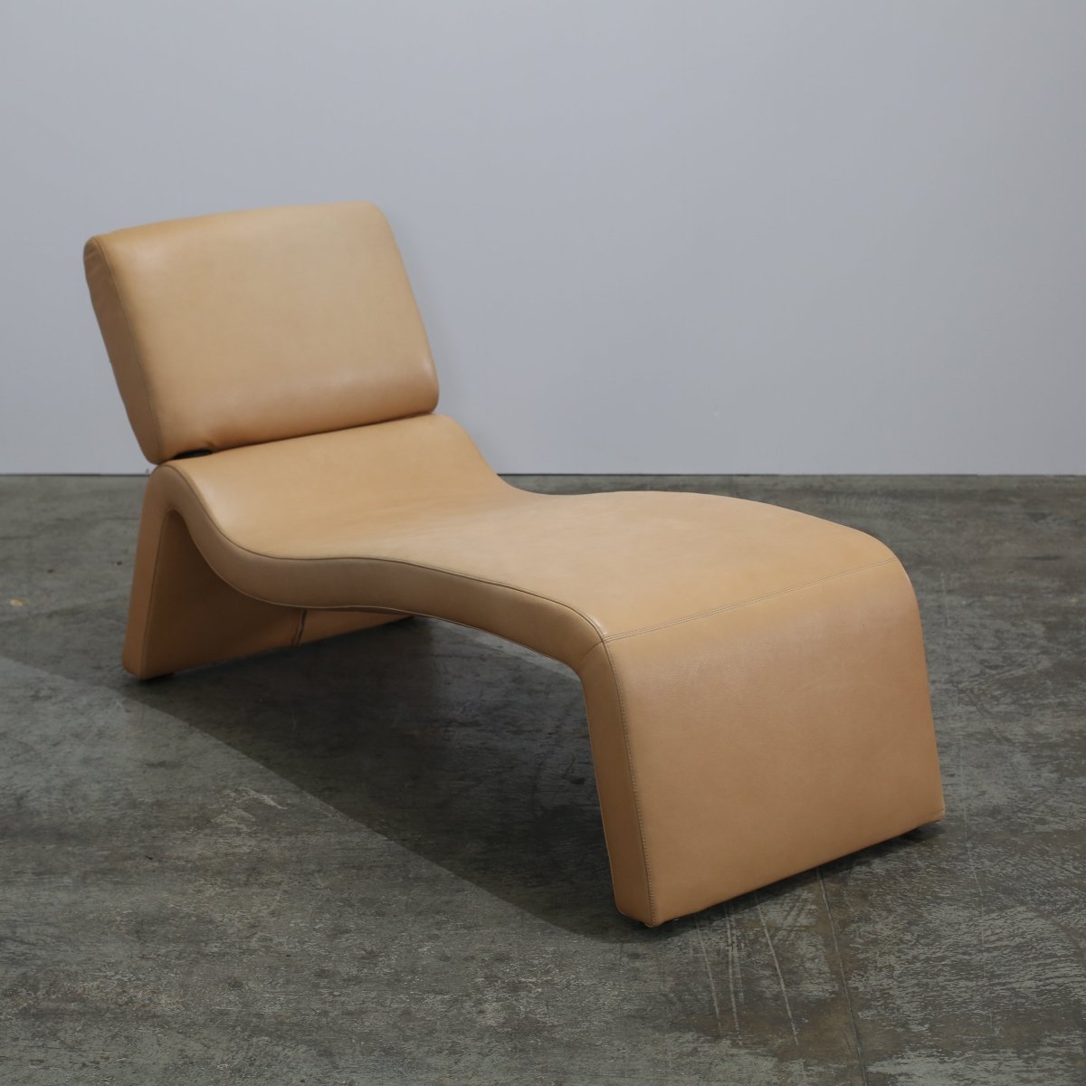COR Onda Leather Chaise Longue @ REHAUS