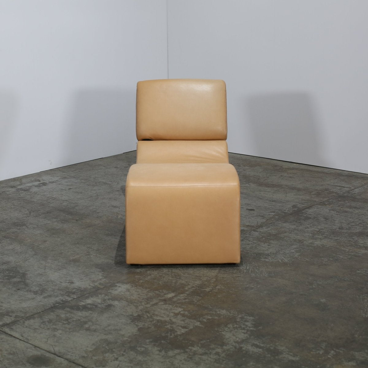 COR Onda Leather Chaise Longue @ REHAUS