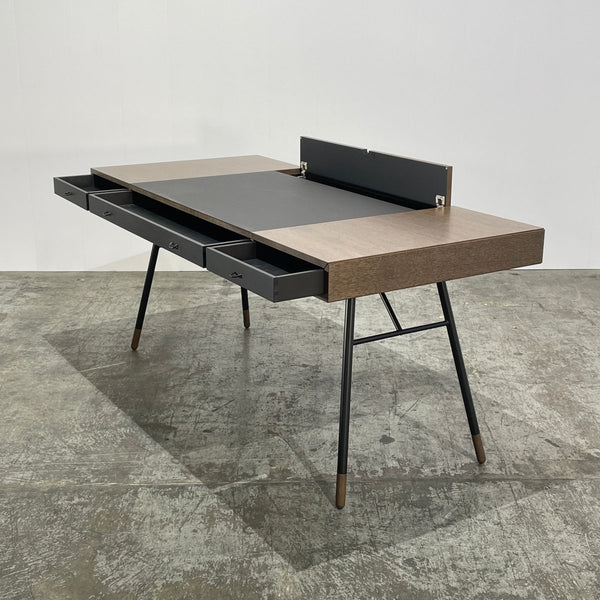 Cupertino Desk by BoConcept @ REHAUS